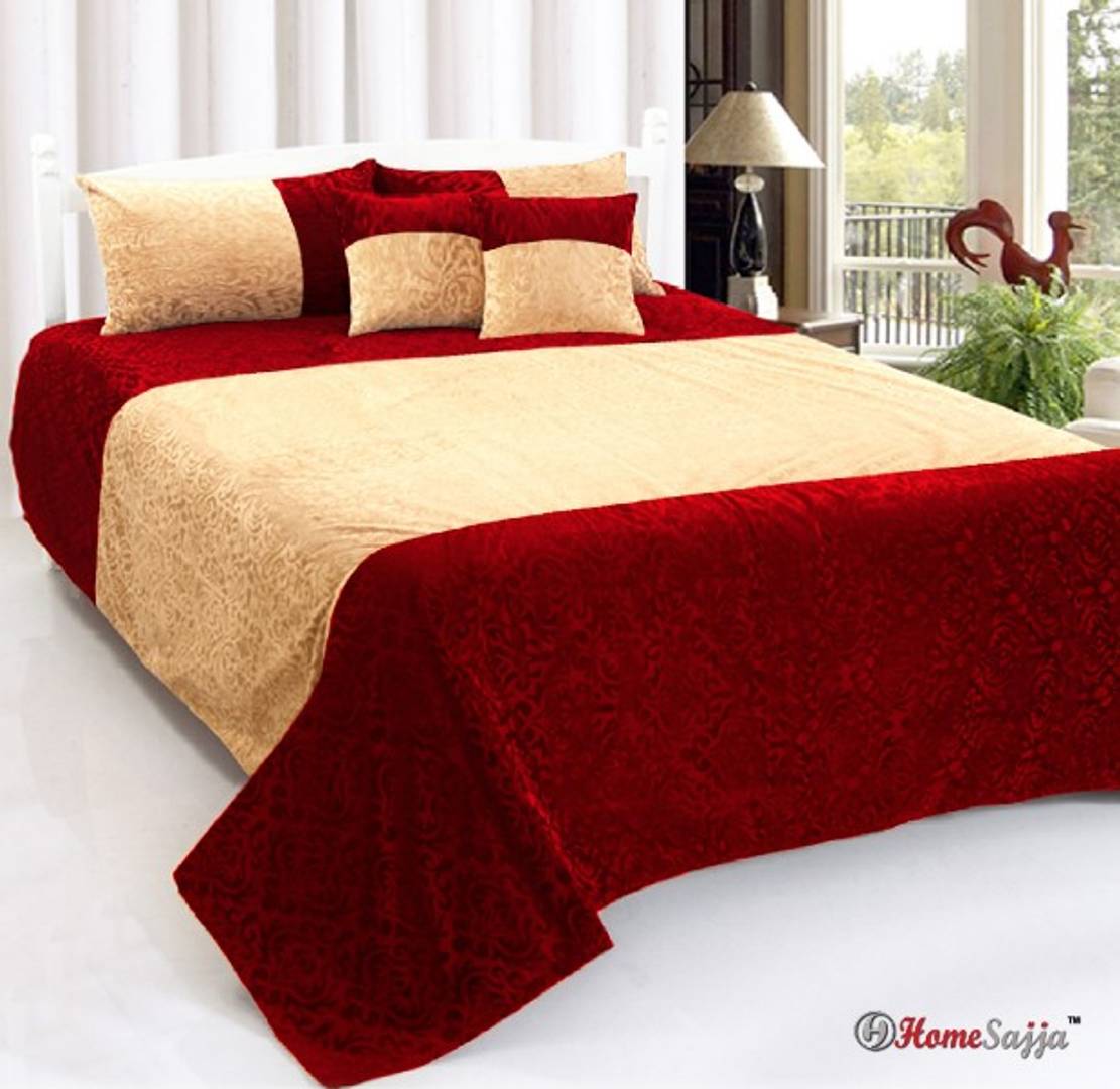 Comfortable Velvet Double Bedsheet With Pillow And Cushion Covers(5 Pieces)
