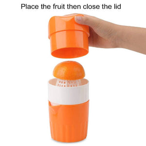 COLLISION Manual & Citrus Plastic Orange Juicer Manual Hand Juicer with Strainer and Container
