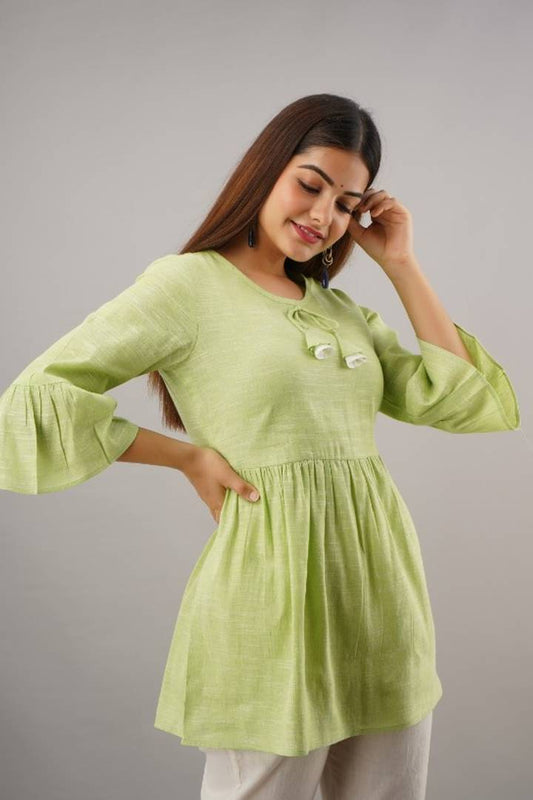 Women's Green Solid Cotton Straight Kurti