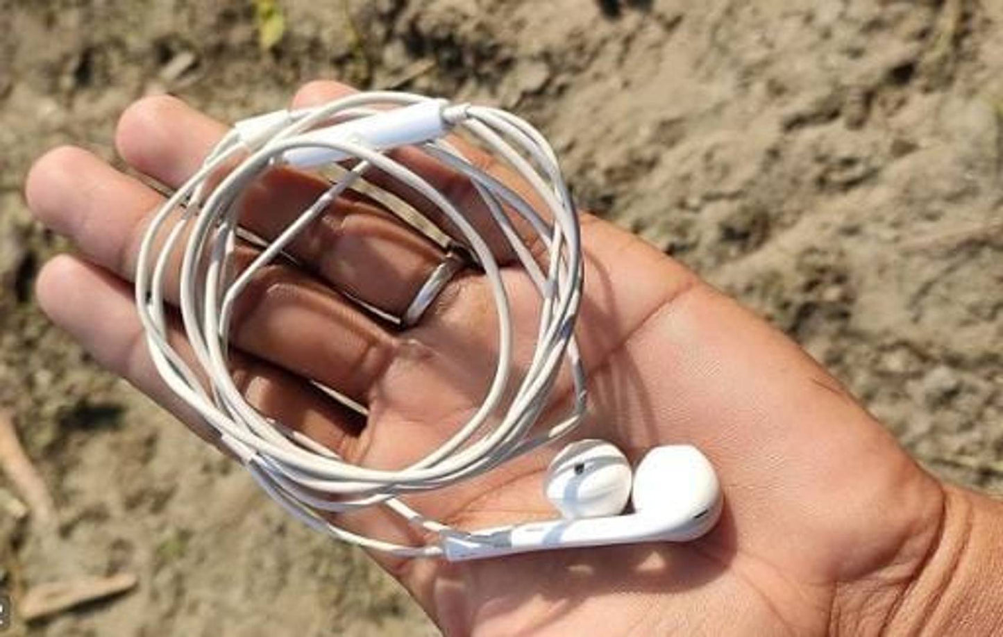 Xclusive Plus Wired Earphone for all Smartphones- White Color