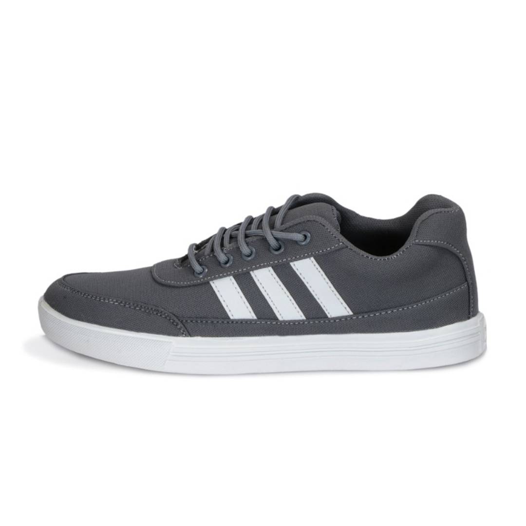 Trendy sport shoes for men